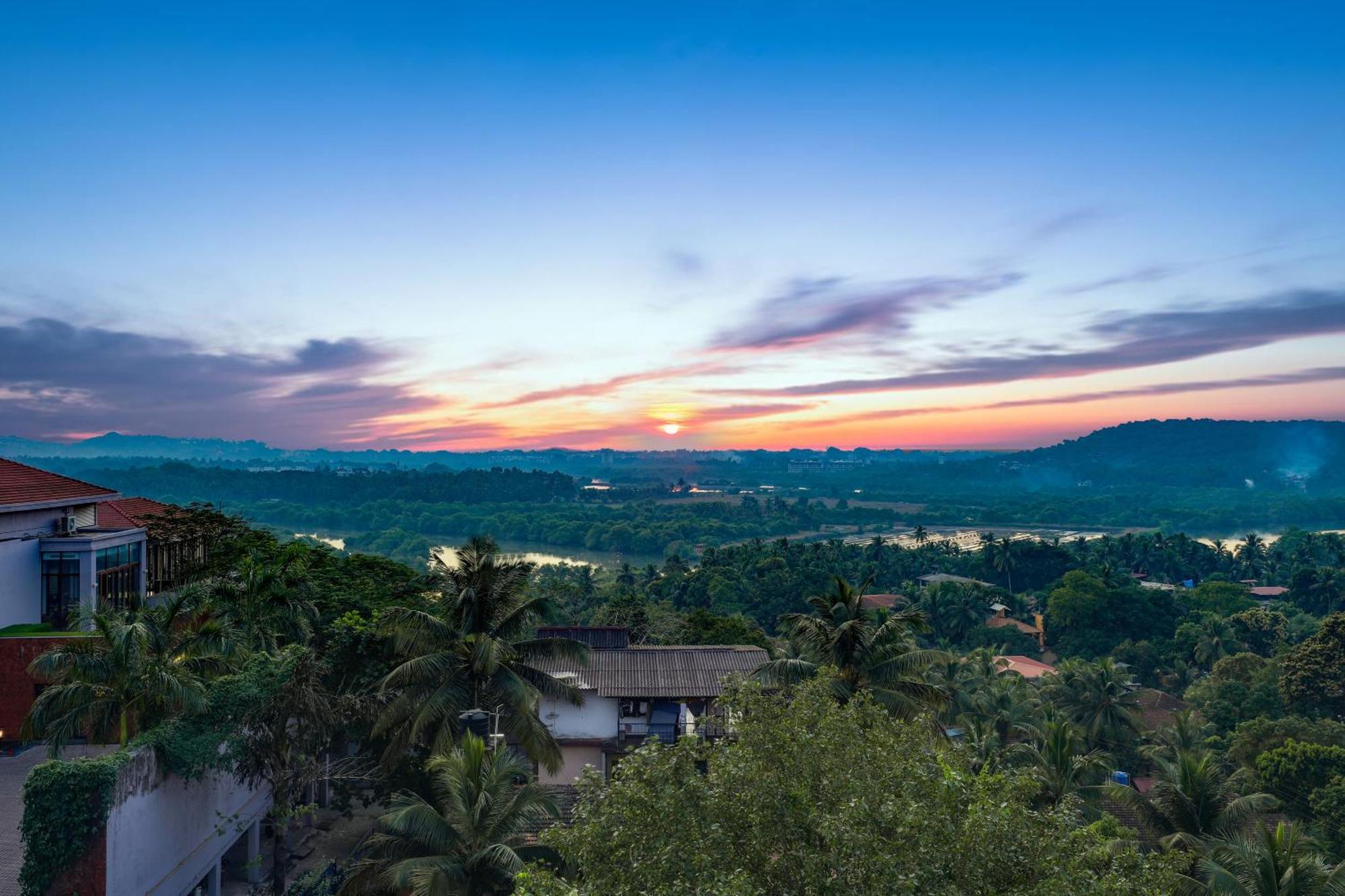 Grand Mercure Goa Candolim - An Accor Hotels Brand Exterior photo